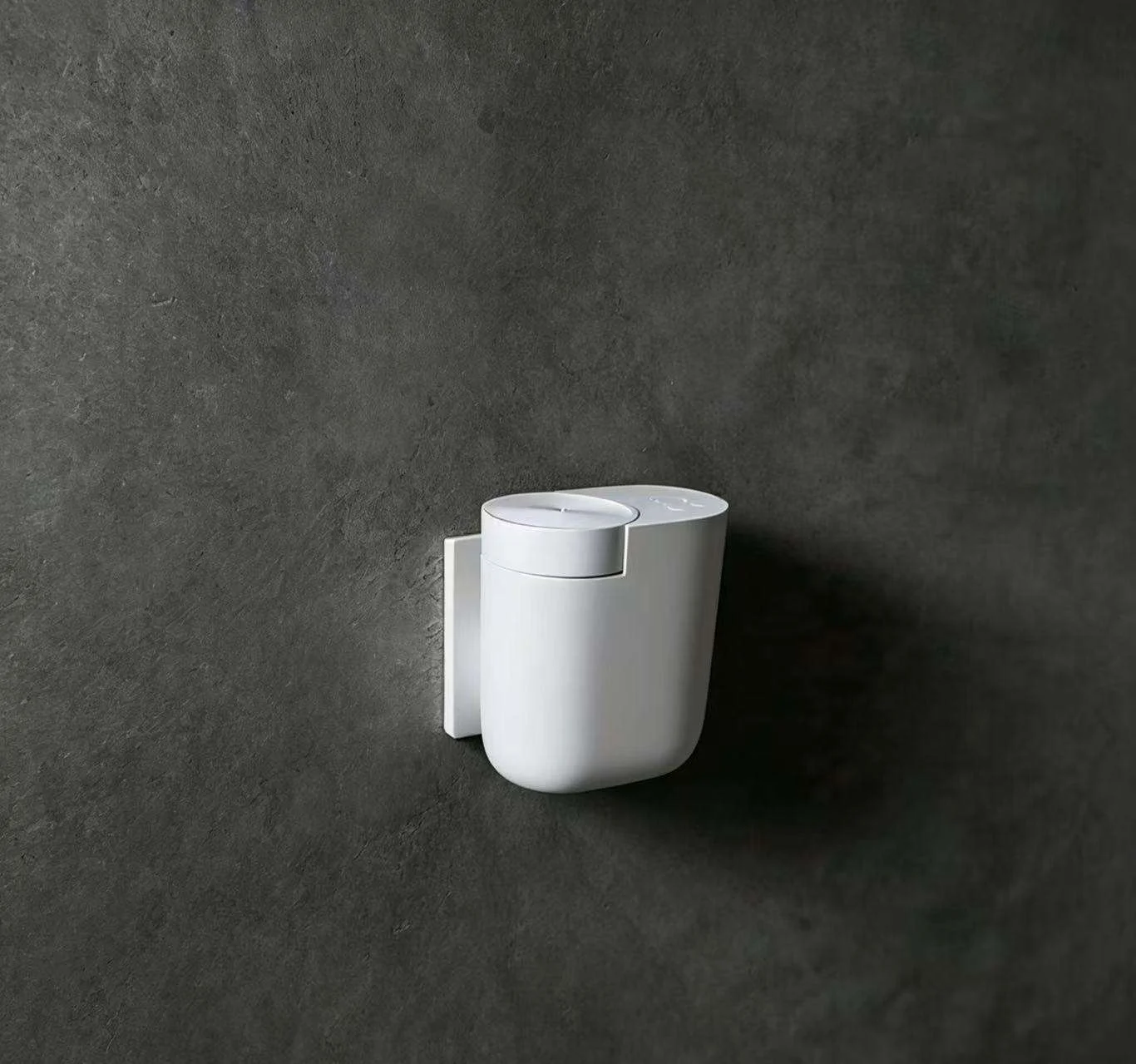 Smart Control Refillable Home Scent Diffuser Machine Electric 60ML Automatic Wall Plug-in Fragrance Diffuser for Home Office