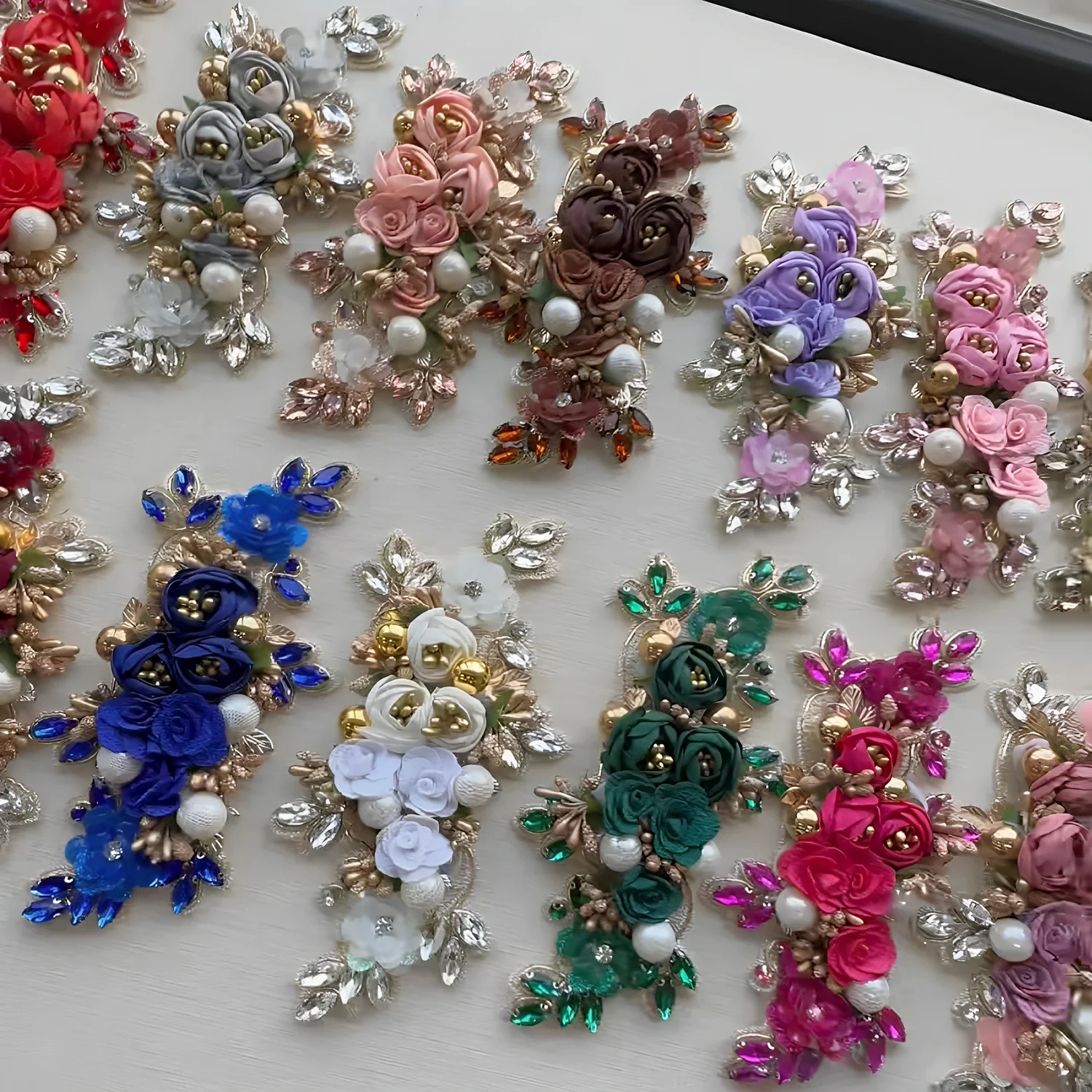 2pcs/Lot 15Colours Handmade Rhinestone 3D Rose Flower Sew On Applique Embroidery Rhinestone Flower  Patches For Clothing
