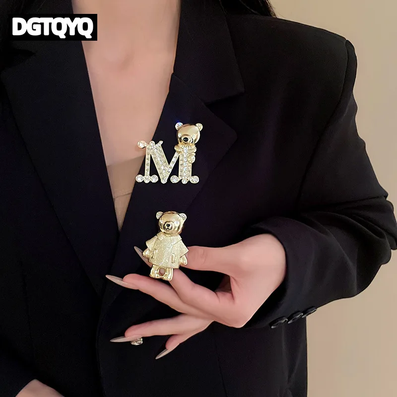 Letter M Bear Brooch Pin for Women Light Luxury Inlaid Rhinestone Brooch Women's Men's Fashion Suit Badge Accessories for Party