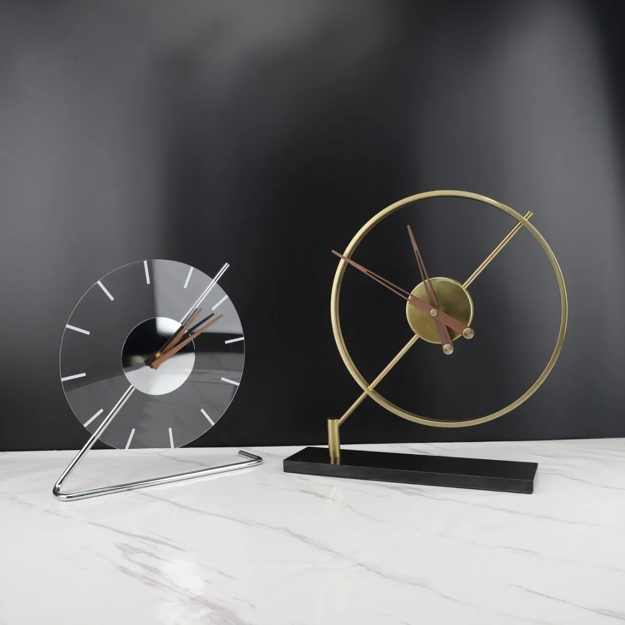 HYS Modern Simple Acrylic Metal Clock Table Clock Tabletop Ornament Study Living Room Bedroom Model Room Home Accessories