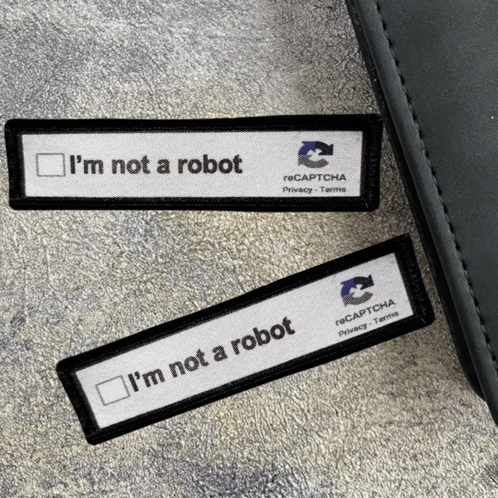 I'm Not A Robot Tactical Morale Badge Patch Funny Personality Military Print Hook and Loop Armband Backpack Accessories Stickers