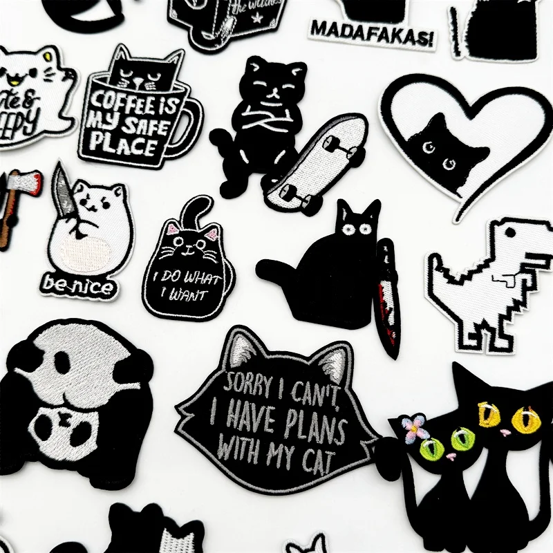Cartoon Cat Iron On Embroidered Patches DIY Black White Patches For Clothing Thermoadhesive Patches On Jacket Applique Decorate