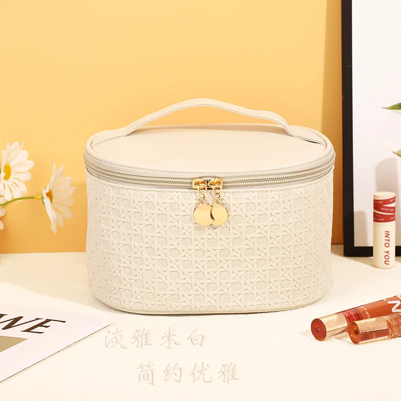 New Stylish Woven Checkered Pattern Cosmetic Bag Luxurious Portable and Spacious Travel Organizer