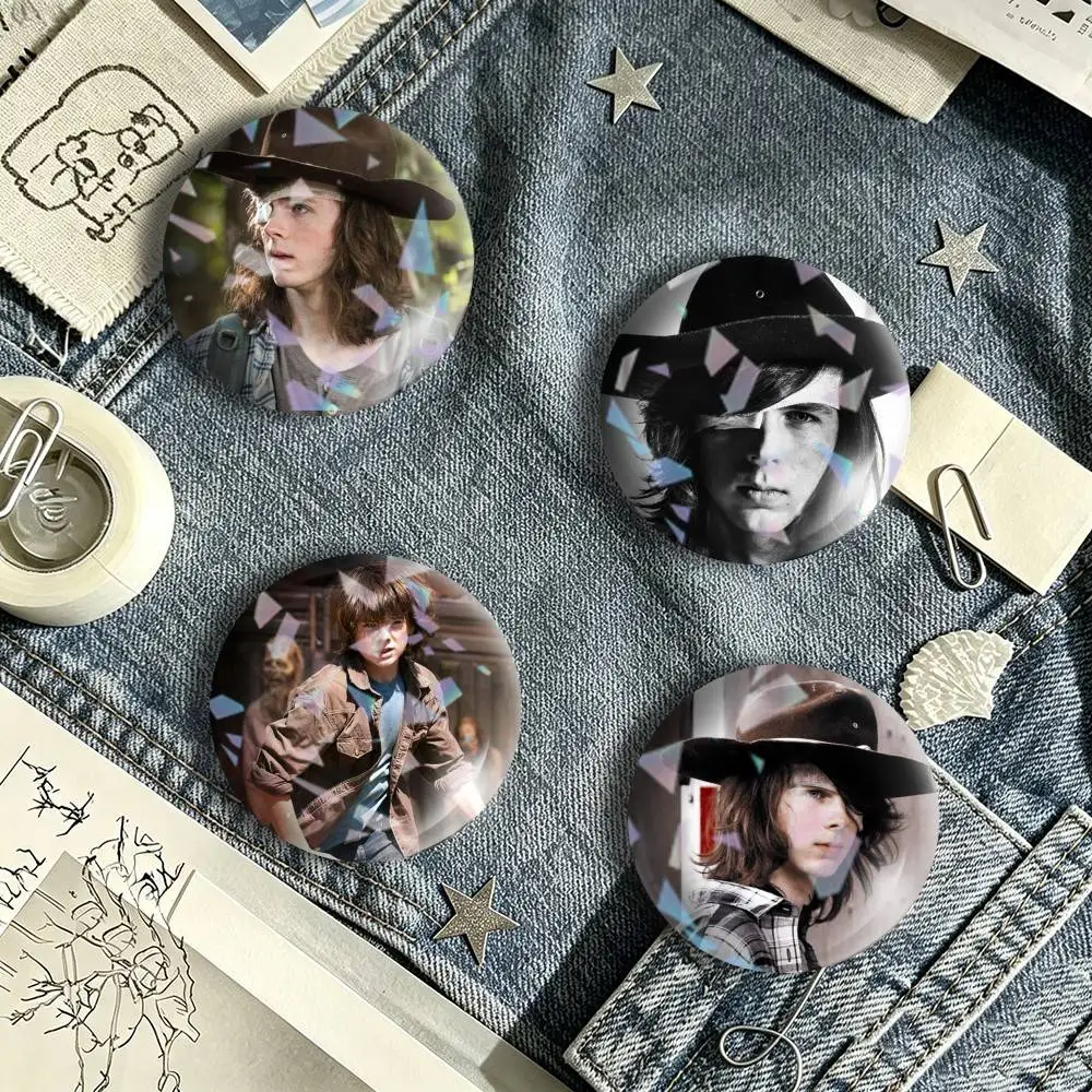 Carl Grimes The Walking Deadpng Brooch Metal Decorative Brooch Pins for Backpack Clothes Jacket Accessories,Souvenir.