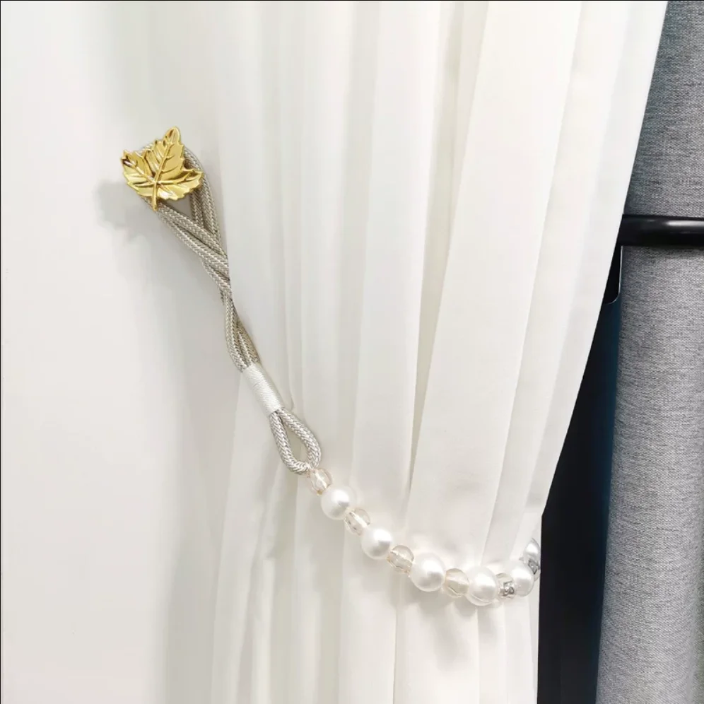 4Pcs/No drilling installation retro style curtain hook wall hanging bedroom snowflake clover decoration strap