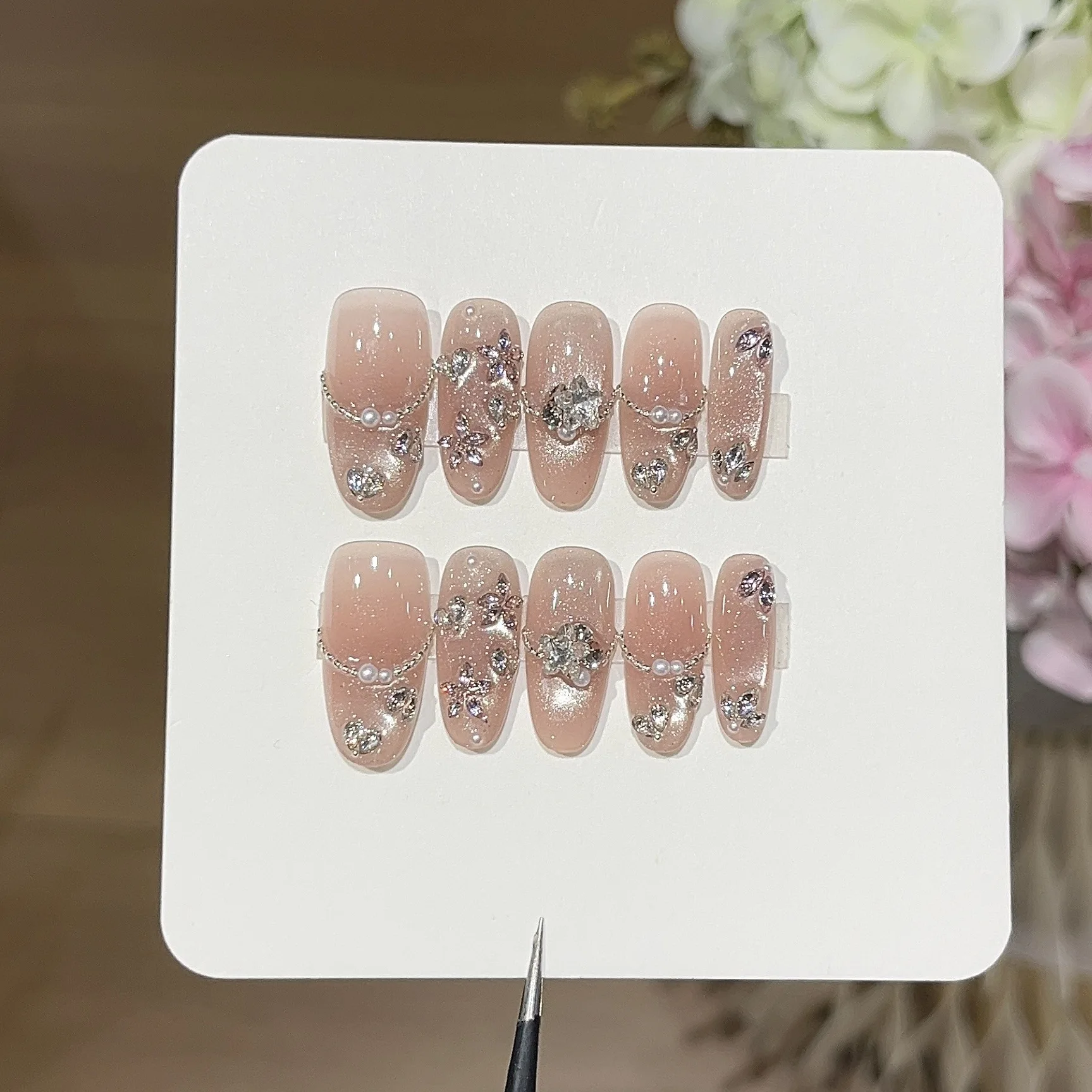 10Pcs Mid-length Handmade Round Fake Nail Tips Full Cover Pink Cat's Eye Press on Nails Diamond Pearl Chain Detachable Manicure