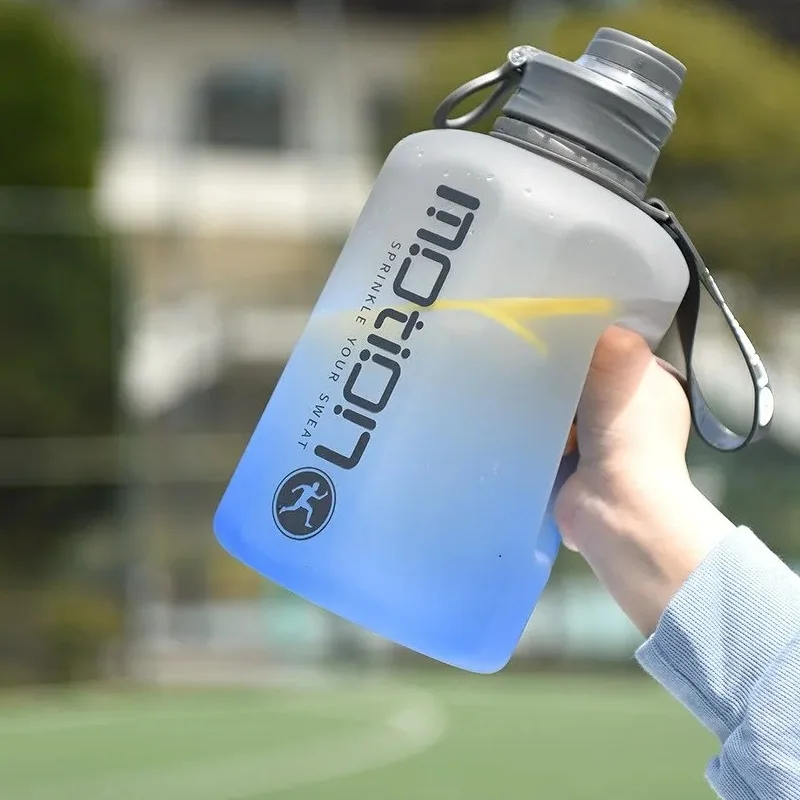 2.2L Large Capacity Sports Water Bottle Outdoor Fitness Kettle Gradient Plastic Student Portable Big Ton Barrel Cocktail Set