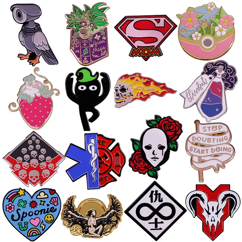 Space Wings Skeleton Brooch Classic Comic Movie Theme Pin Gaming Merchandise Lapel Pin Backpack Clothing Accessory Fashion Gift