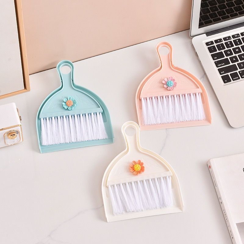 Mini Paddle and Table Brush with Decorative Flower Portable — Compact Cleaning Kit for Keyboard, Office, Dressing Table