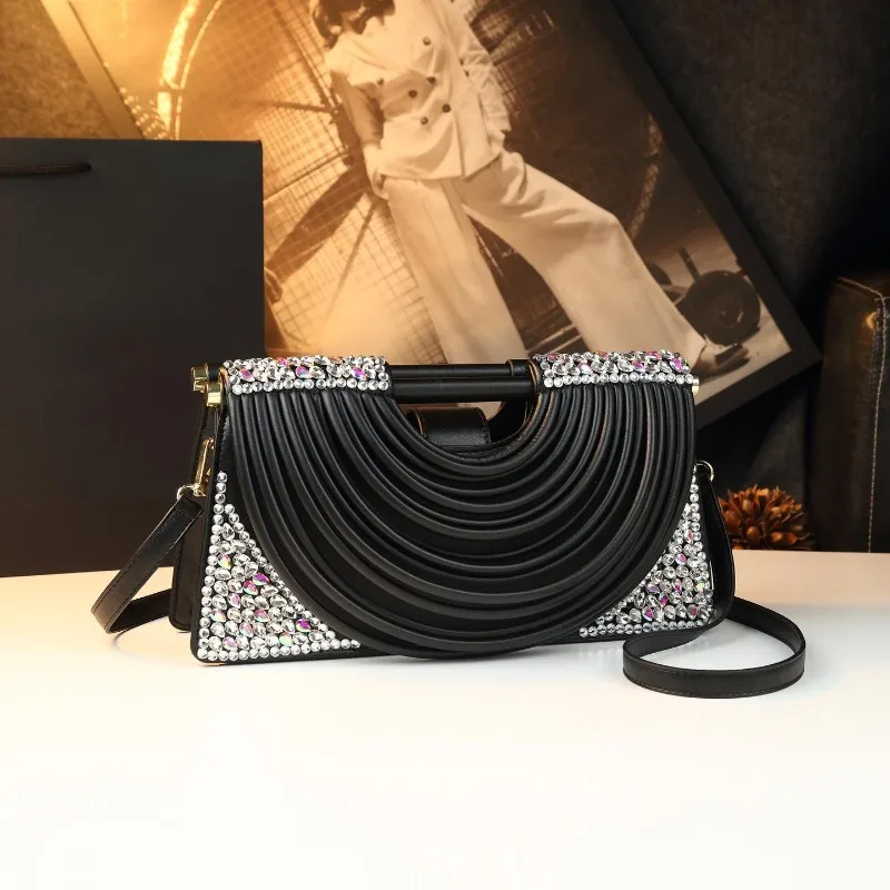 New Women's Banquet Bag Fashionable High Quality Diamond Inlaid Handheld Port Red Envelope Premium Tassel Light Luxury Wallet