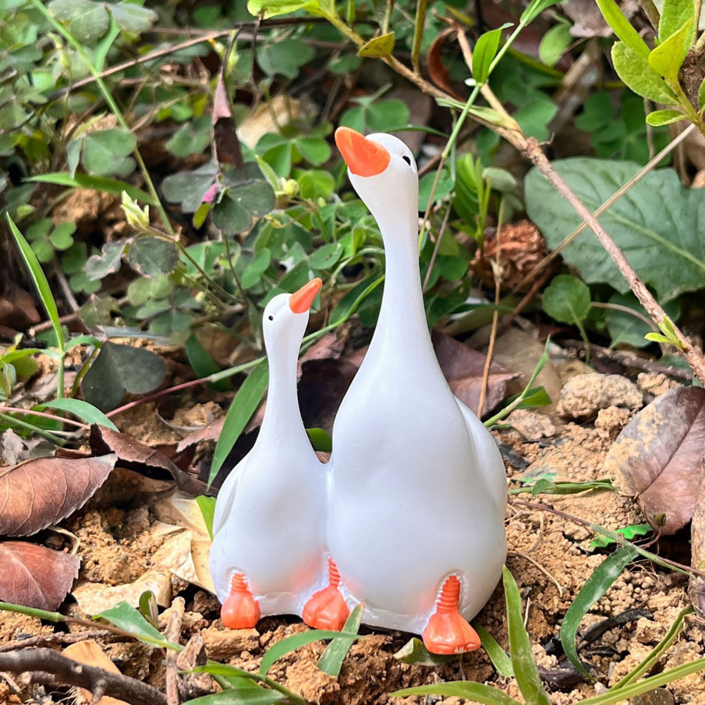 Double Duck Figurine Resin Miniature Statue Waterproof Micro Landscape Ornament for Garden Flower Pots Fish Tanks Tablet
