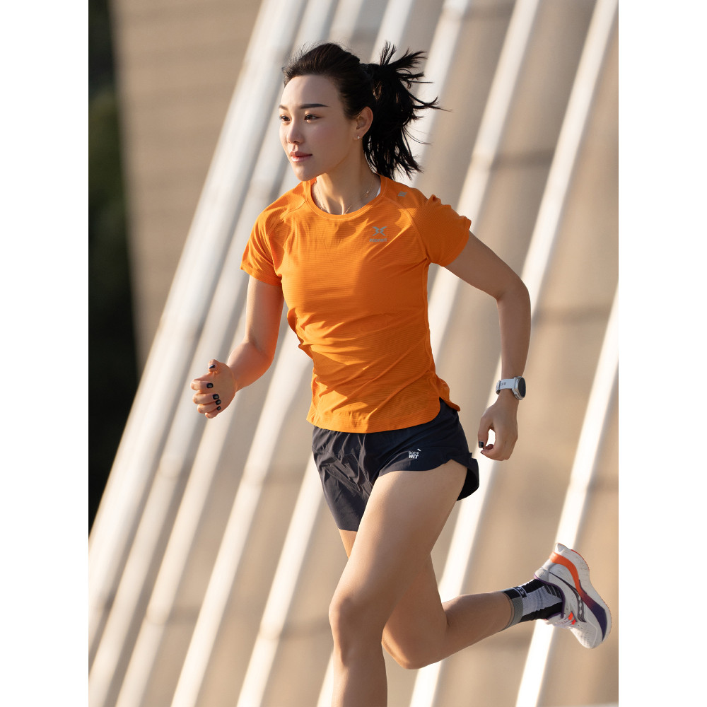 BODYWIT Body Smart Focus em camiseta feminina de manga curta para corrida esportiva de secagem rápida respirável antiade