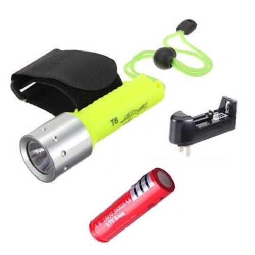 Lanterna mergulho A Prova De Água + Carregador E Bateria Diving 6900201811105 ESC-E1P5C