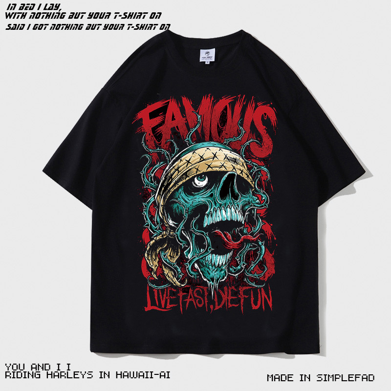 Camiseta Unissex Preta Unisex, Design com Caveira Estilizada, Textos 