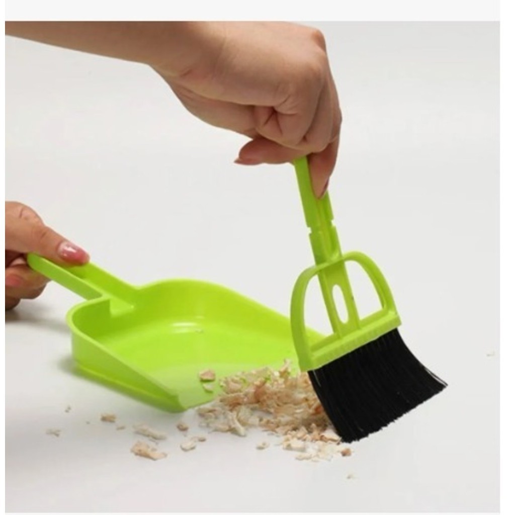 Kit Mini Vassoura E Pá Para Mesas Teclados Armários Limpeza- Cores Sortidas