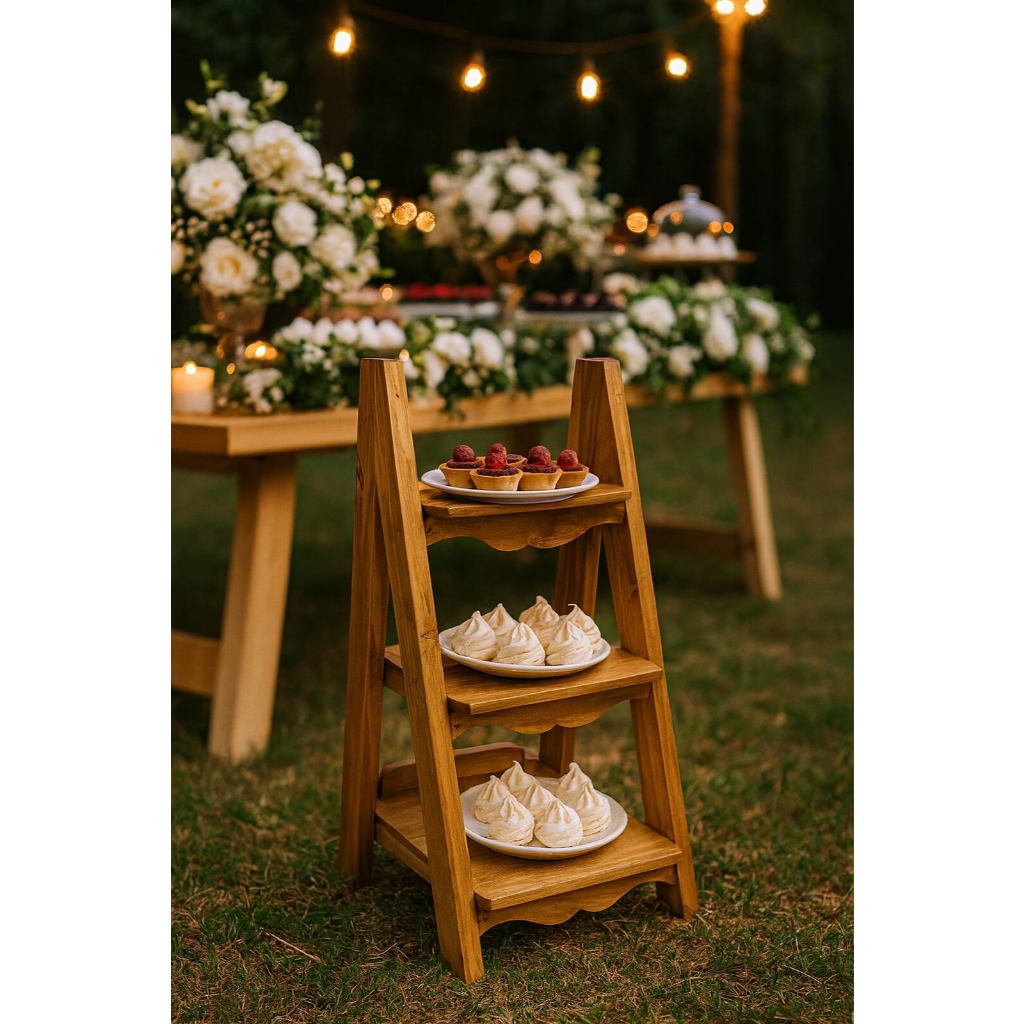 Escadinha Porta-Doces em Madeira Pinus 45x28 Escada Pequena Rústica para Mesa de Festa e Decoração