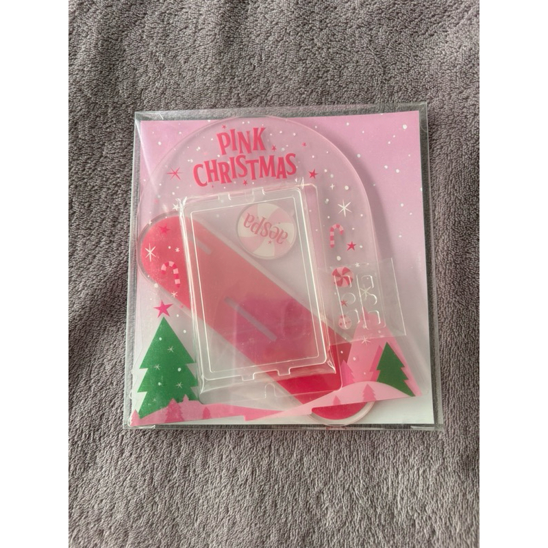 Aespa Pink Christmas Acrylic Turning Stand Set
