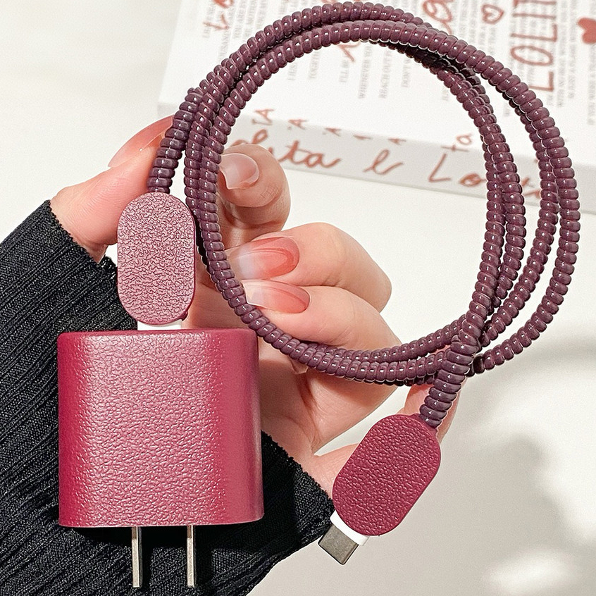 Protetor De Carregador iPhone 16 Compatível Com Apple 17 Classic Wine Red Leather Pattern