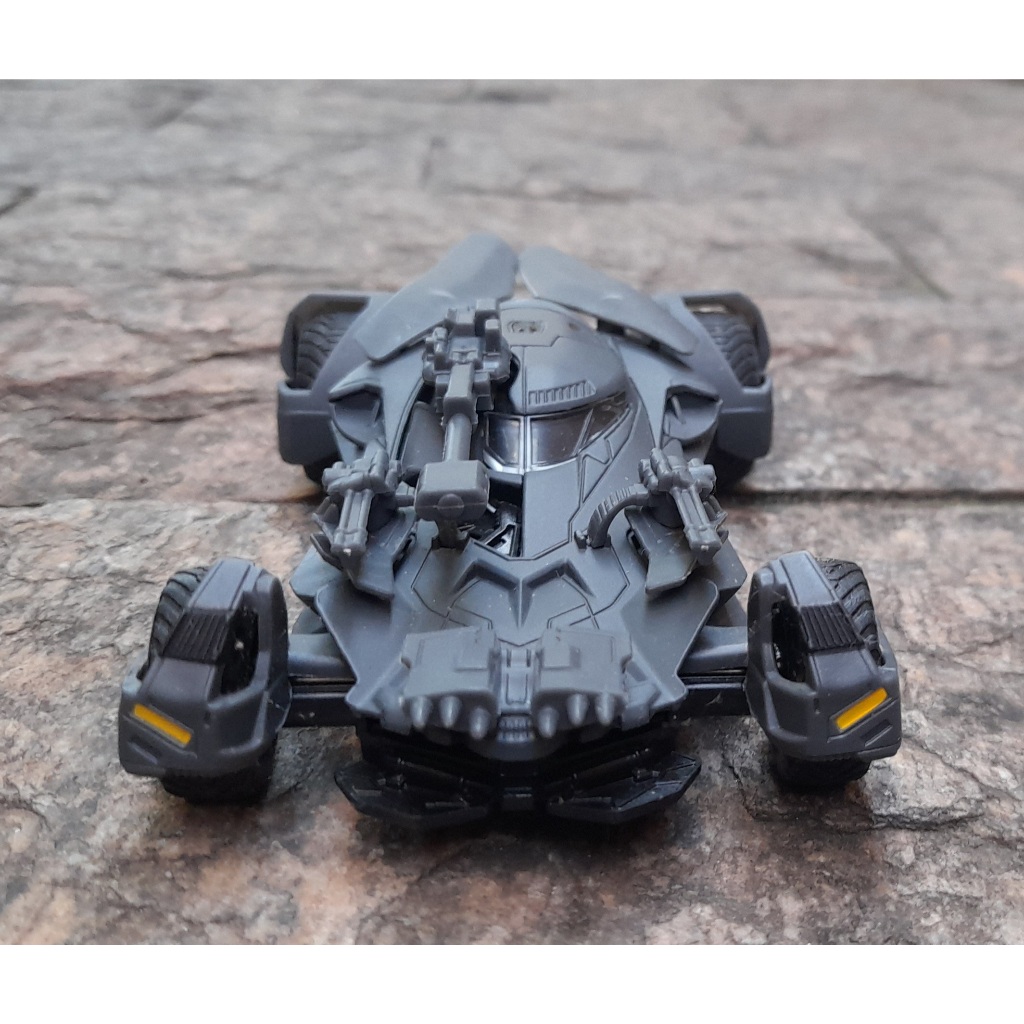 Miniatura Batmóvel JadaToys 1/32 Metal e Fricção s/ Caixa