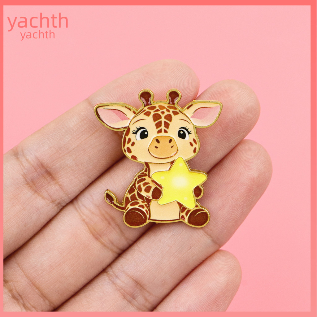 Textured Brooch Jewelry Versatile Animal Pin Cute Giraffe Lapel – Funny Cartoon for Bags Jackets Hats Unique Gift for