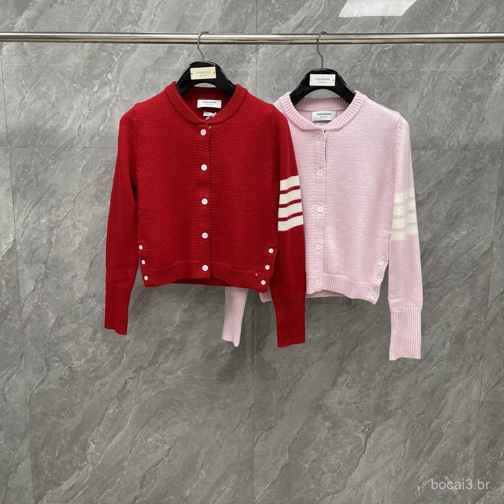 XDBE Autumn and Winter25New four-stripe round-neck knitted cardigan with dog jacquard on the back, casual and stylish