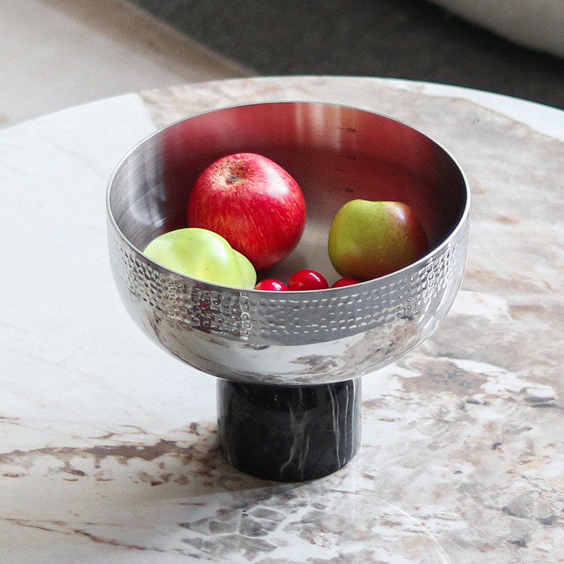 Luxury metal hammered fruit tray and fruit bowl decoration for hotels, clubs, model homes, coffee tables, dining tables,