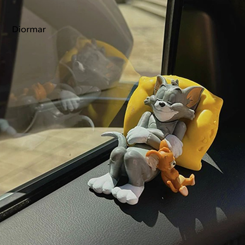 Compact Cartoon Figurines Small Car Dashboard Decorations Cute Cat and Mouse Resin Ornament Kawaii for Office Desk Decor