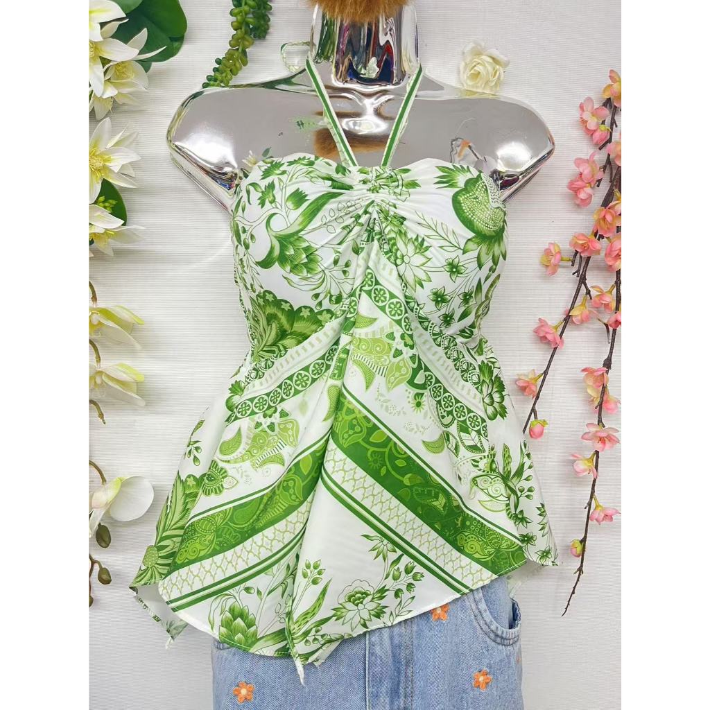 T085 Top floral estilo bandeau com decote halter