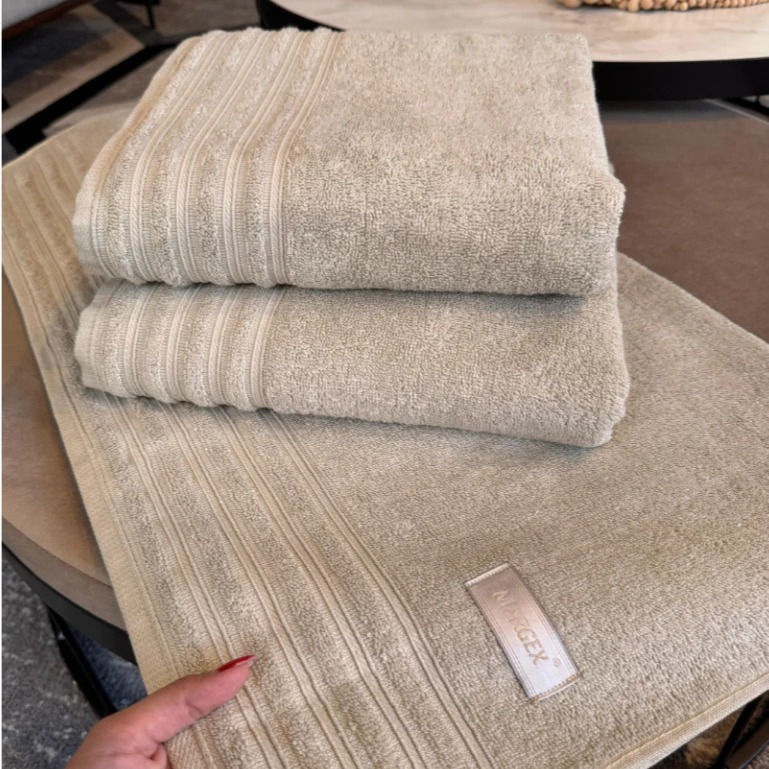 Kit 2 ou 4 Toalhas Aconchego Linha PREMIUM 100% Algodão Fio Penteado (Rosto + Banhão)