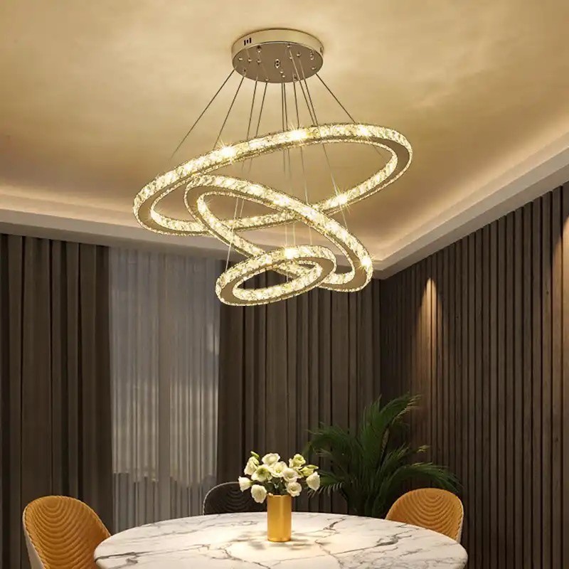 Lustre luxuoso de cristal - 3 anéis de cristais K9, 60W - 3 tonalidades - Bivolt