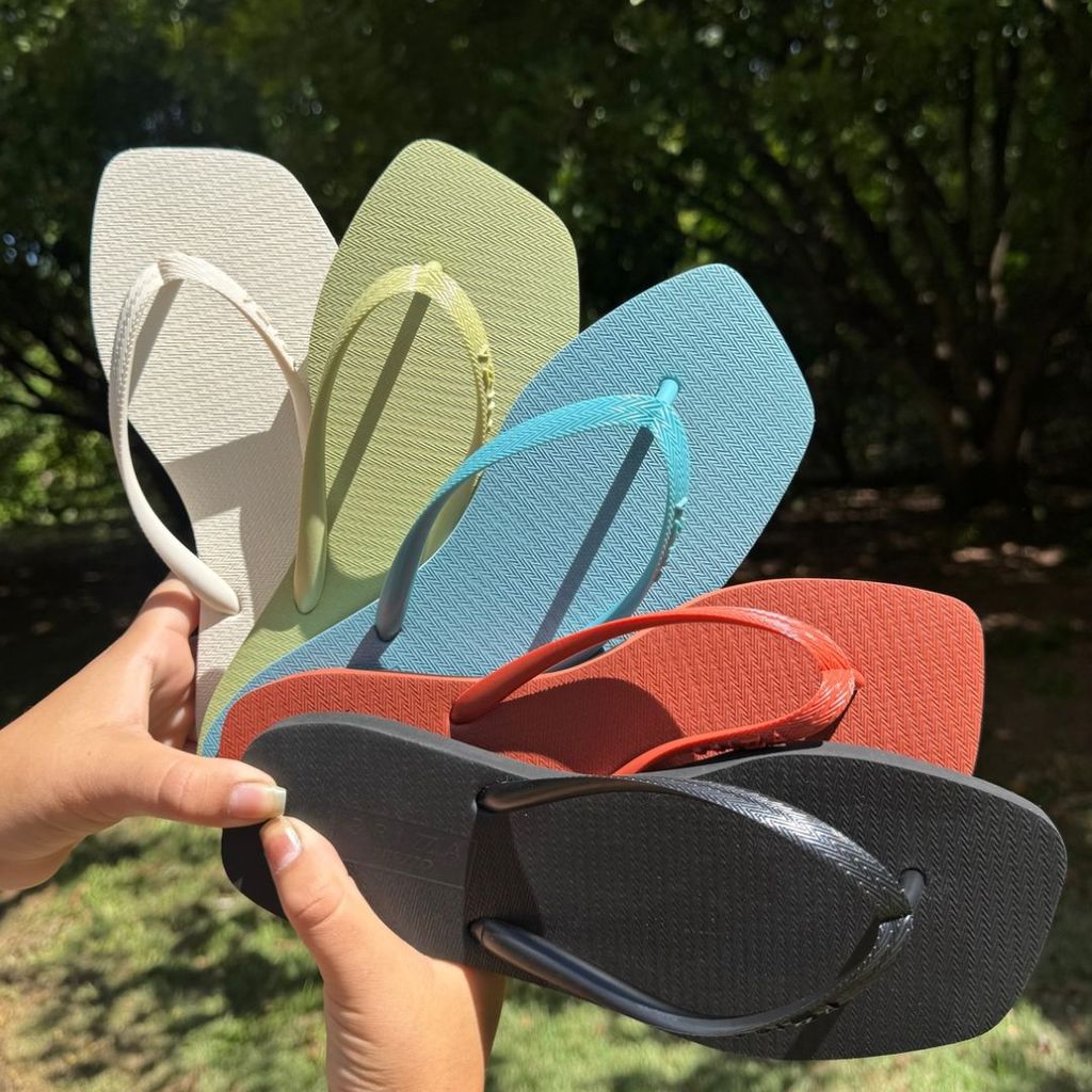 Chinelo Dedo Arezzo Brizza Bico Quadrado Verde Claro Z1902700020058U