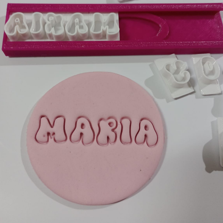 placa para marcar Alfabeto letrinhas fofinhas com régua,tamanho 1,3cm em média cada letra.42 peças ideal para doces de festa e biscuit