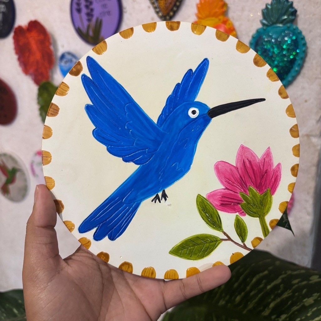 Quadro Beija-Flor Azul com Flor 19cm – Arte Artesanal Inspirada na Natureza