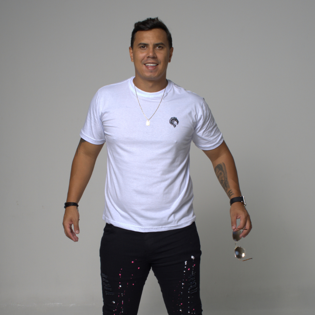 Camiseta Lisa 100% Algodão Básica | Gola Redonda Masculina | Manga Curta - Ideal Para o Dia a Dia