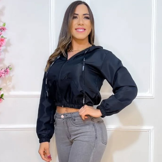 Jaqueta Corta Vento Feminina com Capuz Bolsos e Cordinha Blusa Leve Casual Moda Outono Inverno Verão