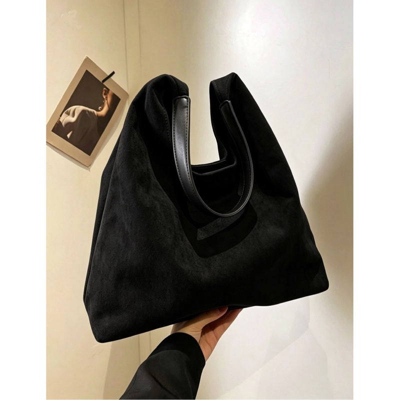 Bolsa feminina camurça suede marrom ombro hobo casual moda inverno trend 2026
