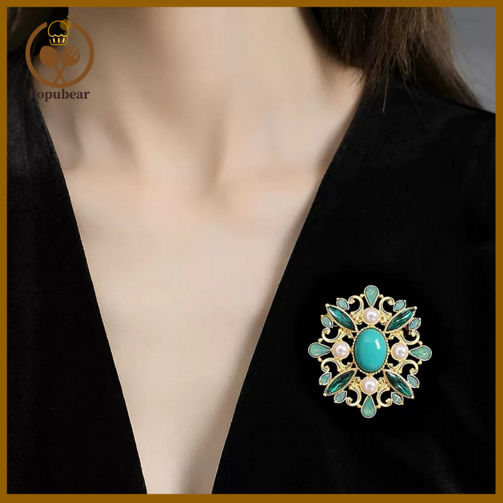 Elegant Rhinestone Brooch Flower Pin Palace Style Women’s Retro with Green Rhinestones Faux Pearls – Vintage Lapel f