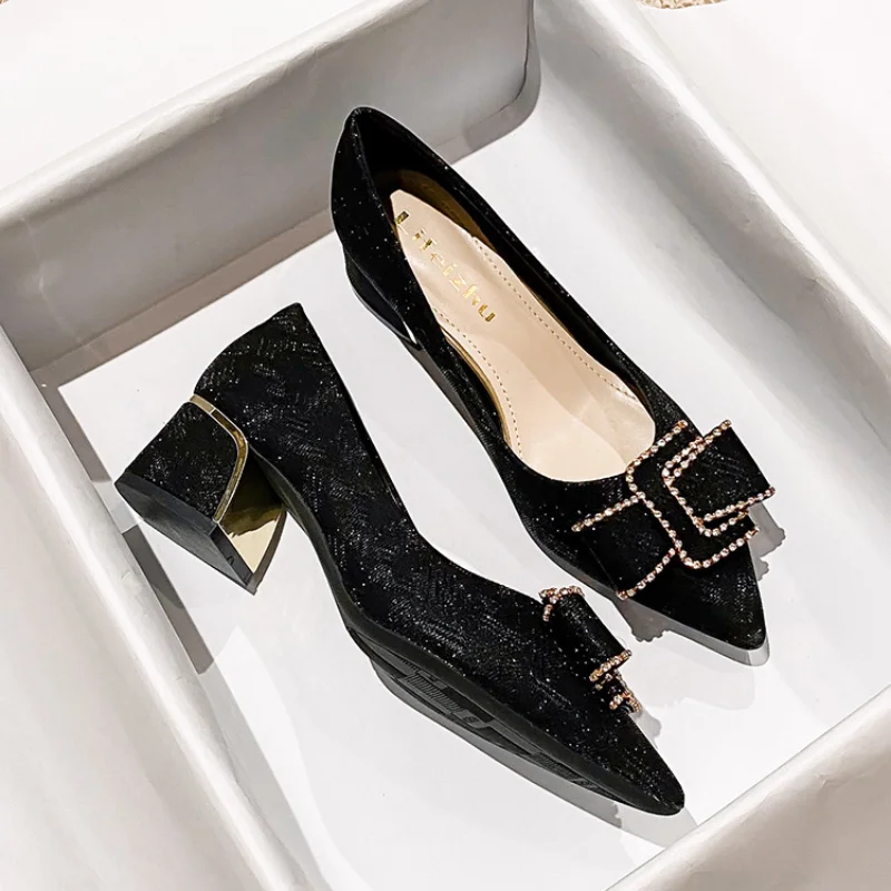 Big Size35-43 Women Pointed Toe Dress Shoes Diamond Bow-knot Buckle Design Med Heel Pumps Chunky Heels Bride Wedding Party Shoe