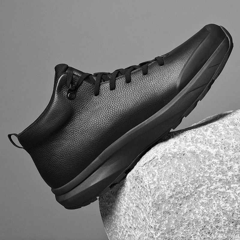 High Quality New Men Mid Top Casual Shoes Lightweight Durable Non Slip Breathable Anti Kick Outdoor Sports Travel  Walking Shoes