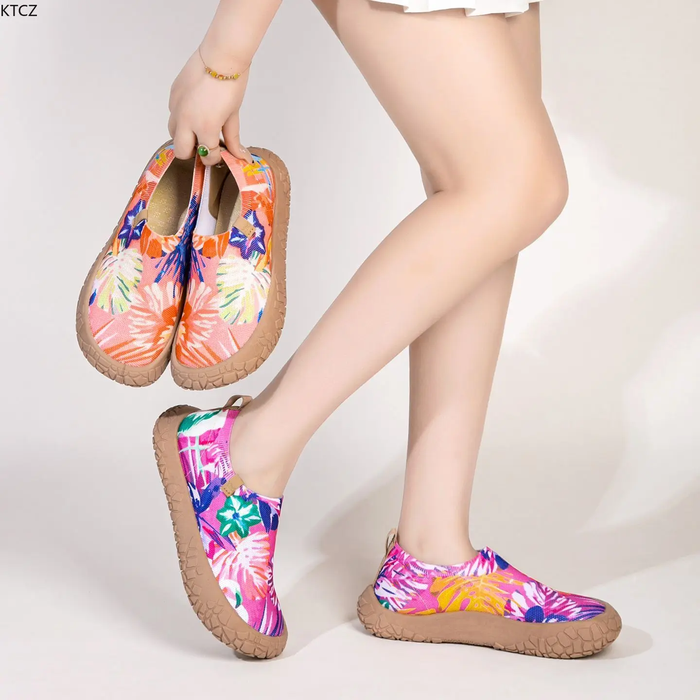 2026 Women Color Painted Travel Toledo Light Breathable Woven Knitted One Foot Staring Walking Casual Fashion Lazy Shoes