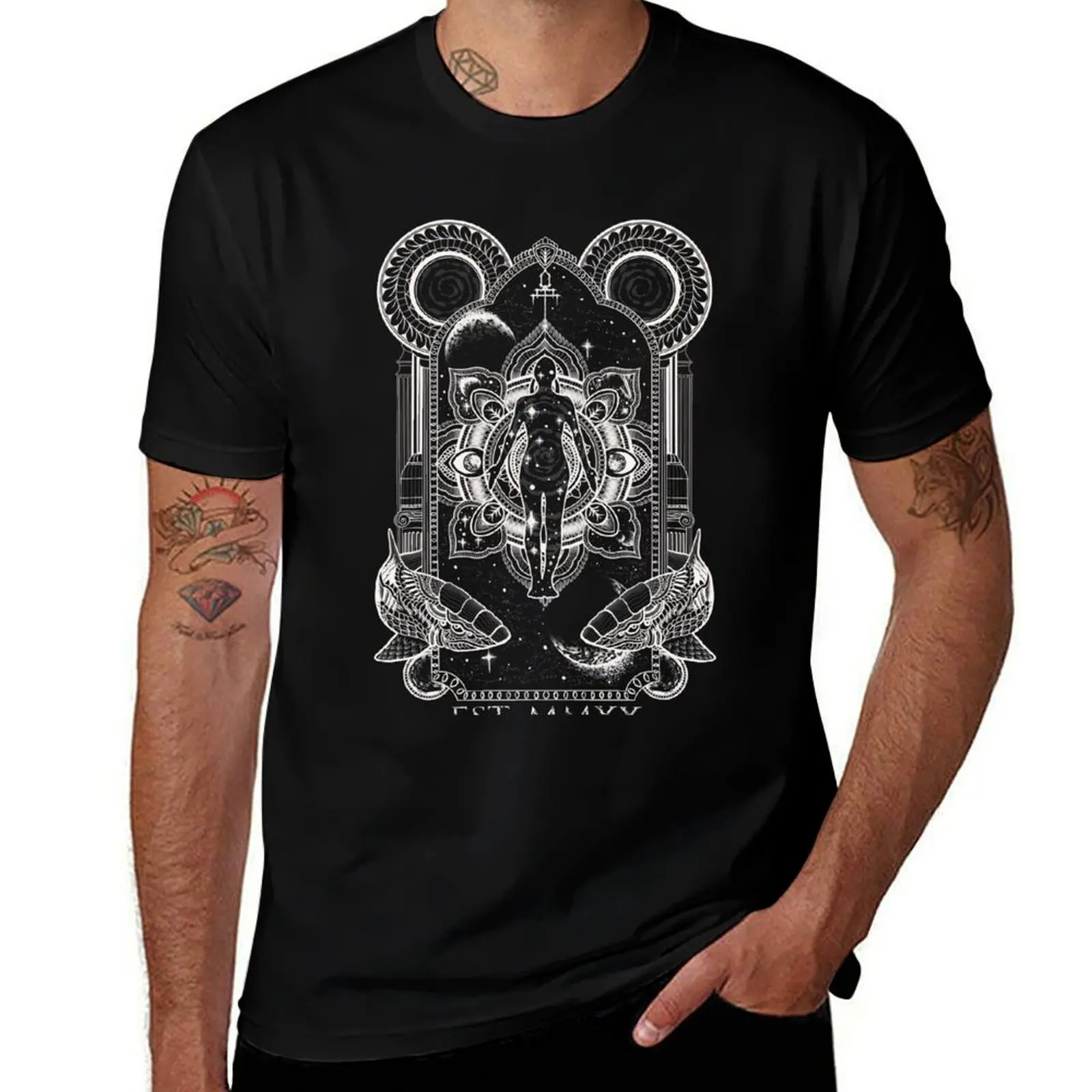 Magnetic North Art Design T-Shirt Lightweight Print T-Shirt
