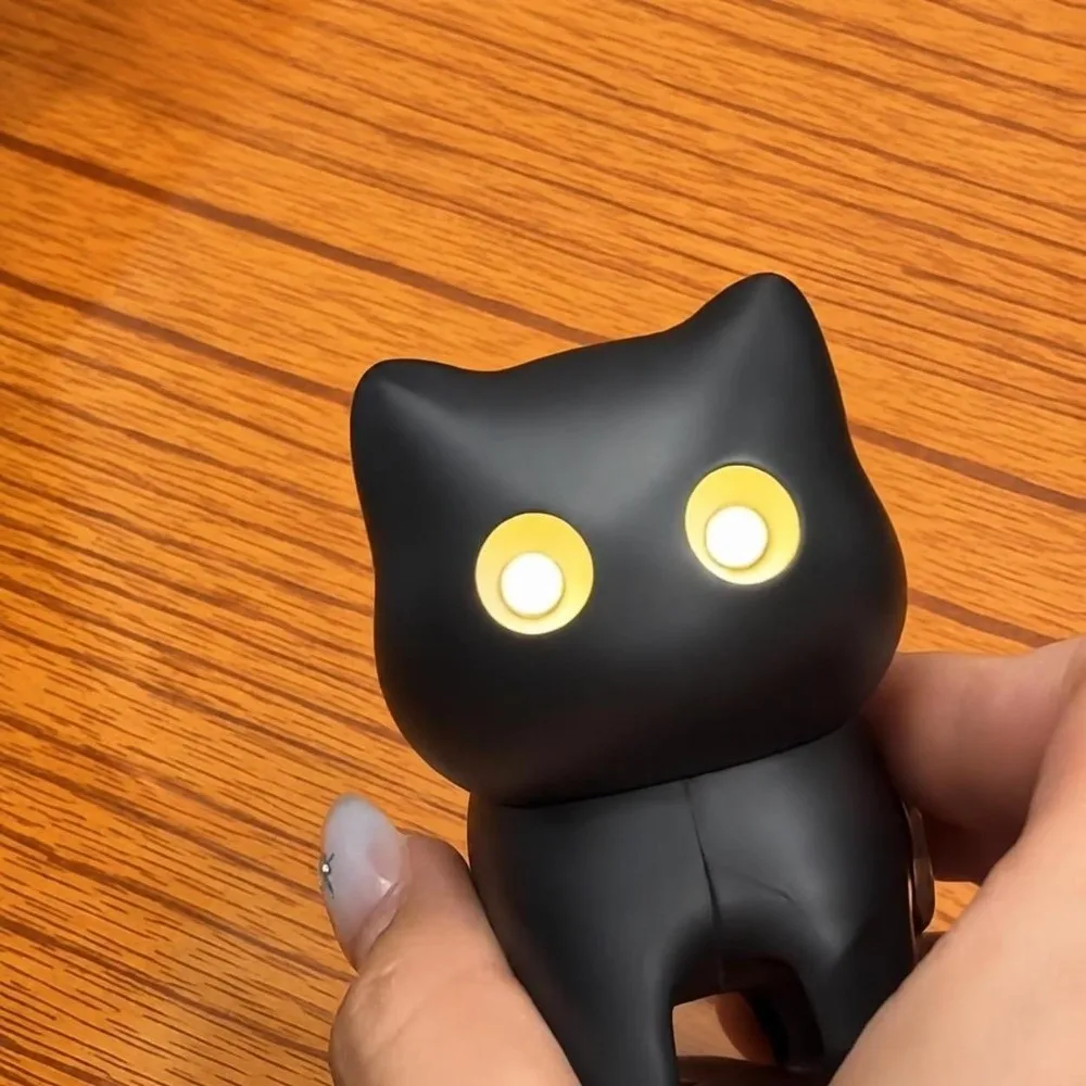 Portable Cat Night Light Keychain Novelty Creative Mini Flashlight Key Ring Cartoon Animal Sound Effects Car Ornament