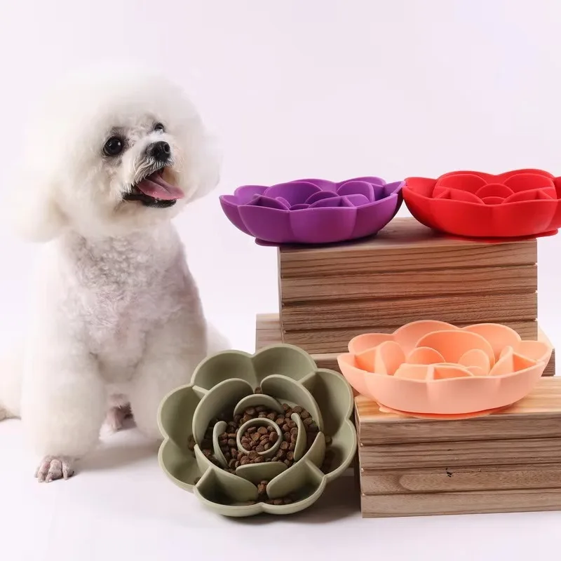 Wholesale Pet Accessories Slow Feeder Dog Bowl Fast  Silicone Non Slip No Choke Dog Slow Food Bowl with Suction