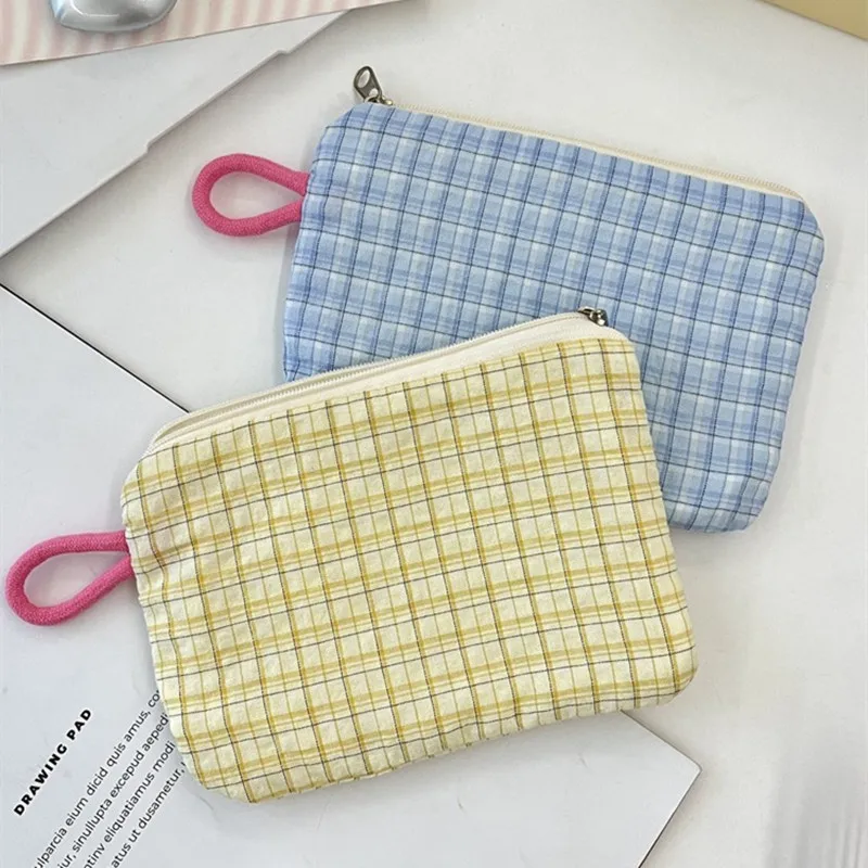Small Plaid Travel Cosmetic Lipstick Key Card Data Cable Portable Storage Bag Girls Makeup Handbags Wallet Pouch Bags Organizer