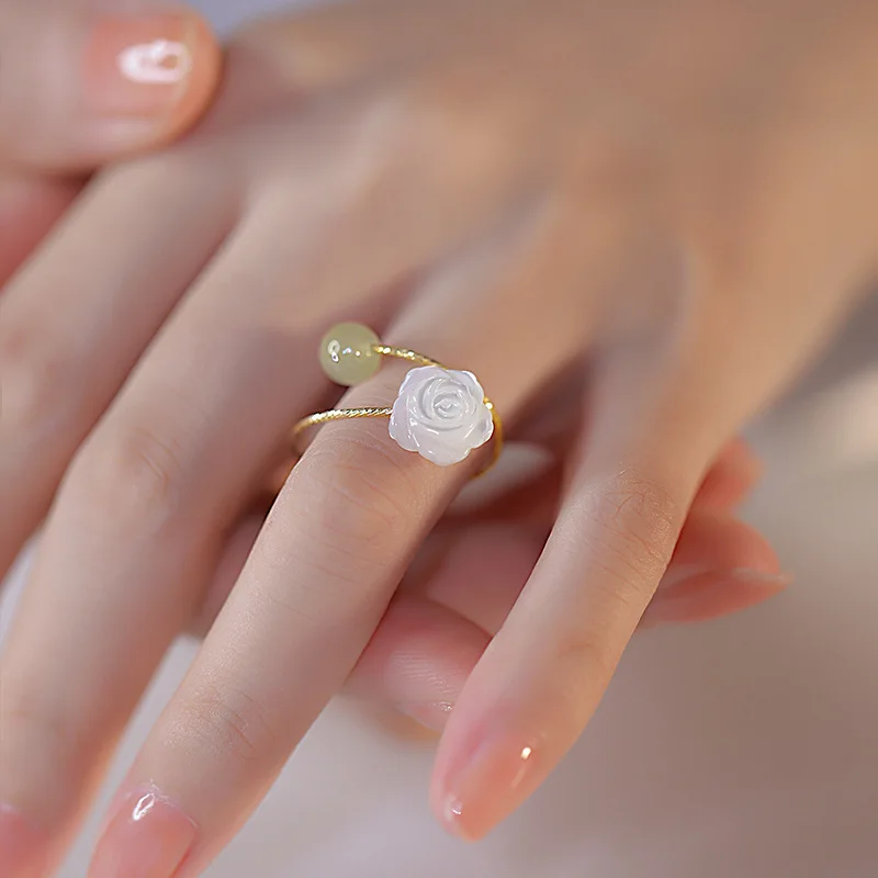 2023 New Fashion Trend Unique Design Elegant Exquisite Light Luxury Flower Ring For Ladies Jewelry Party Premium Gift Wholesale