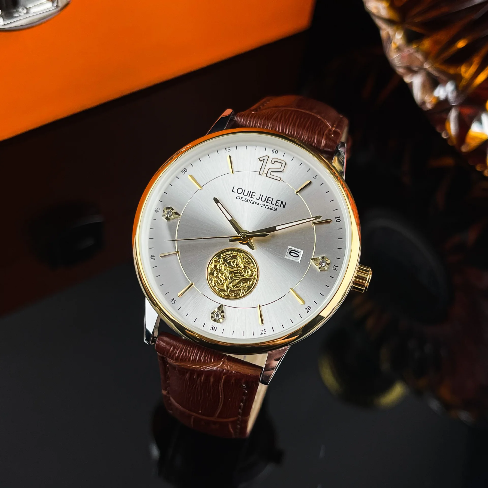 Men Fashion Quartz Wristwatch Luminous Hands Date Display 30M Waterproof Alloy Case Leather Strap Business Casual Male Watch