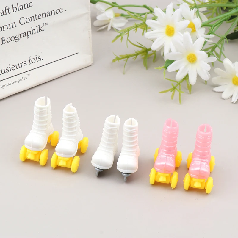 1Pair Mini Pink White Roller Skates Shoes For Doll Fashion Short Boots Decorative Sports Toy Play Doll Accessories