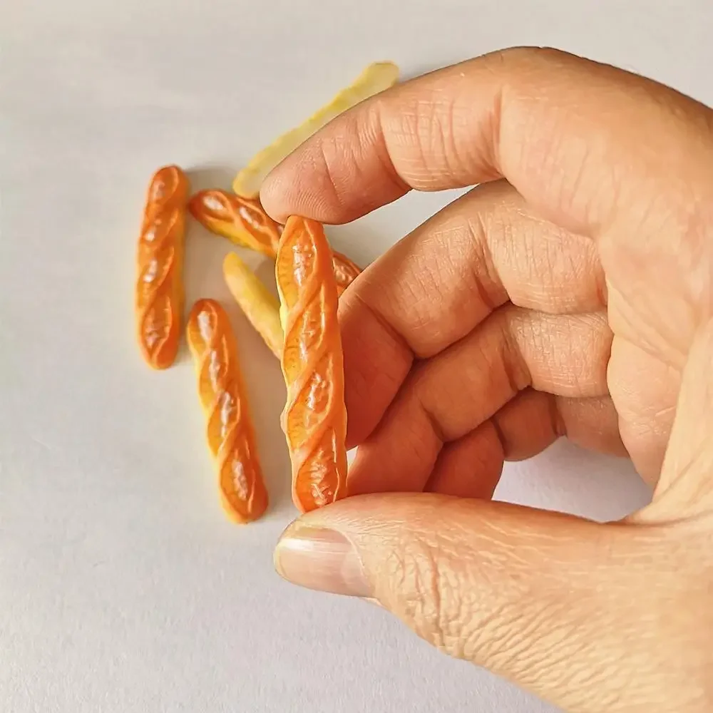 8pcs Home Craft Mini Food Bread Ornament Miniature Dollhouse Decor Doll House Accessories Fake Croissant Kitchen Toys