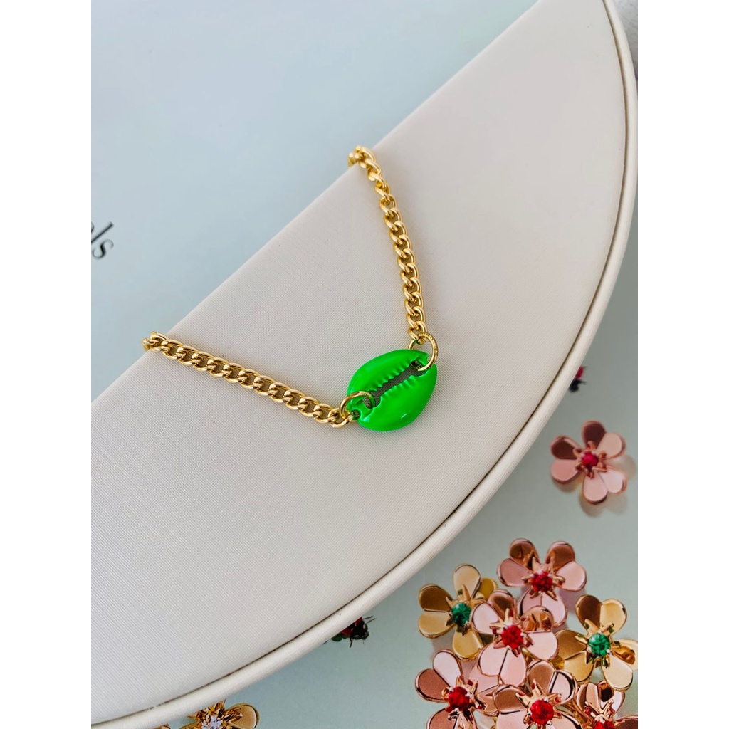 Tornozeleira Búzios Verde Neon correntes banhado a Ouro e Prata