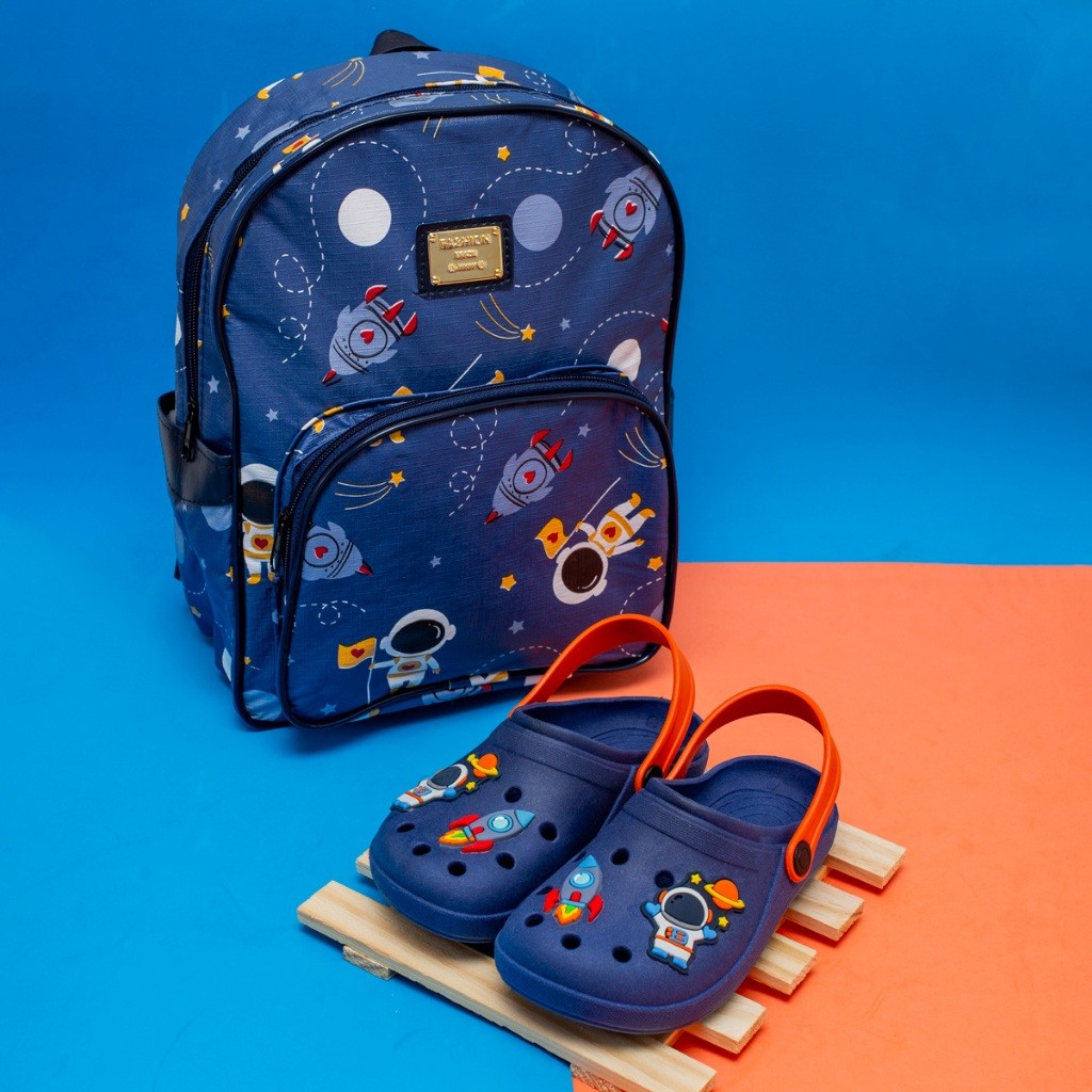Mochila + Chinelo Astronauta Infantil Menino Passeio Escola Creche Volta as Aulas Promoção